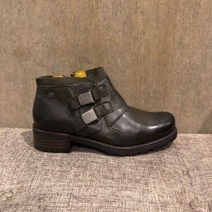Black Leather Ankle Boots with Buckle Straps